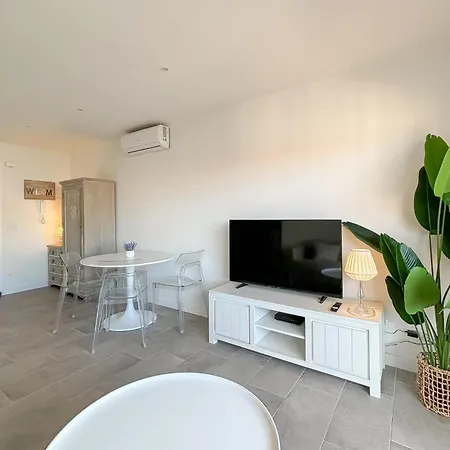 Clauhomes Center Apartment *