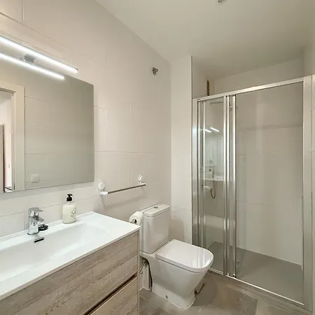 Clauhomes Center アパート